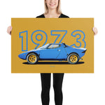 Load image into Gallery viewer, Poster of 1973 Lancia Stratos HF - Blue - Model year series - Gold background
